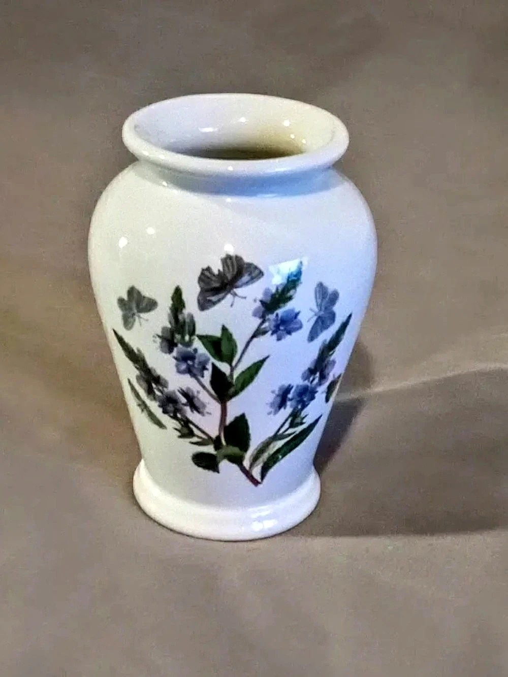 Floral Vase in White & Blue Like New